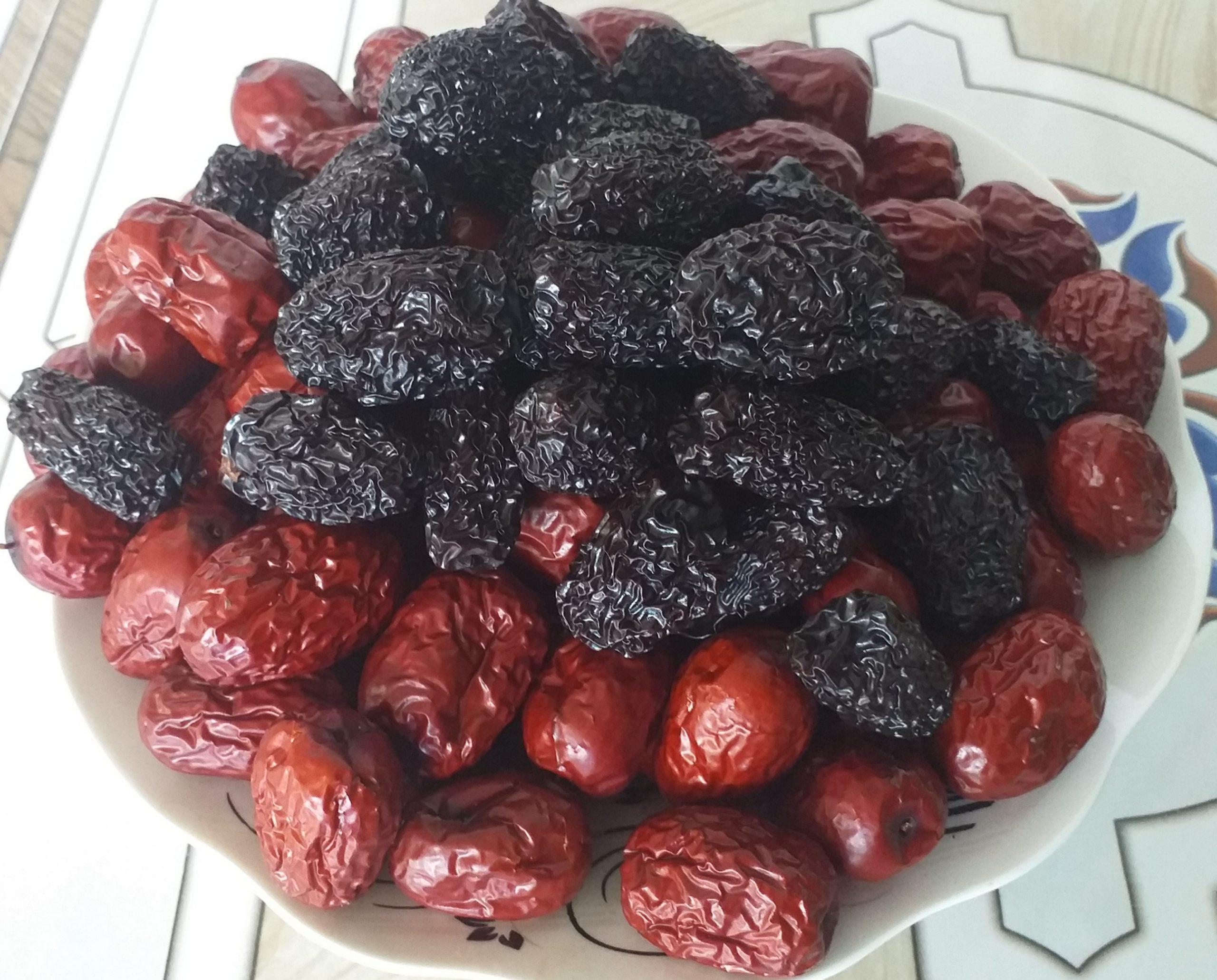 Táo đỏ táo đen - nguyên liệu nấu sâm bổ lượng