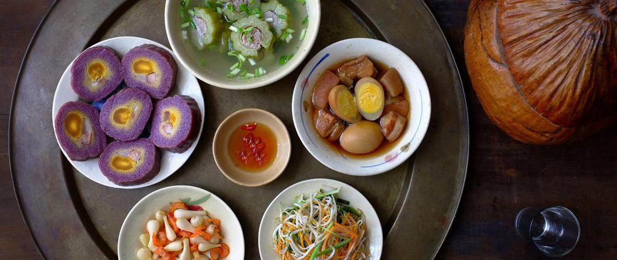 Bữa ăn ngày Tết Việt Nam