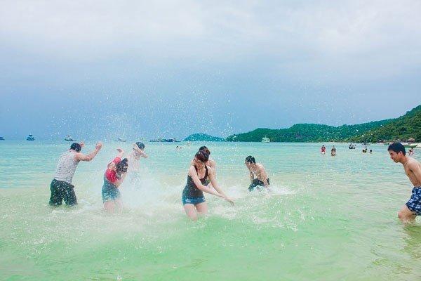 Tắm biển có tác dụng gì? có tốt không