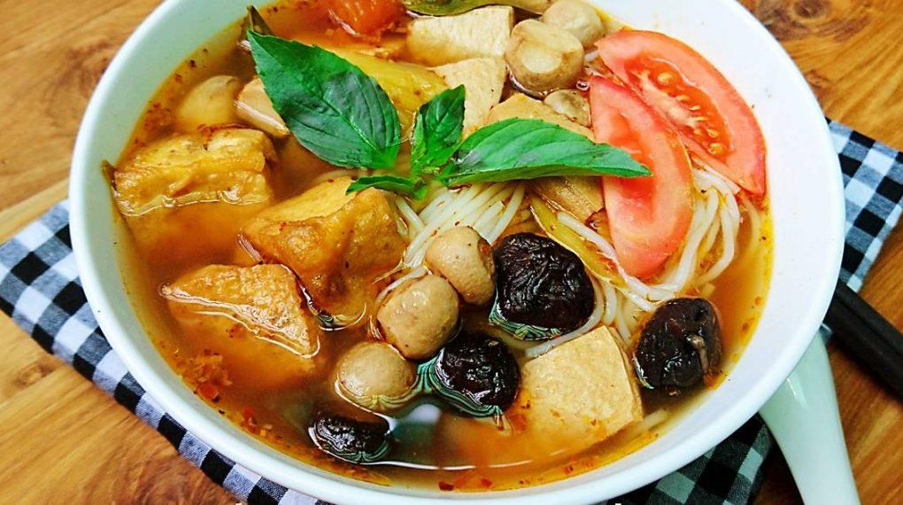 Nấm rơm nấu bún chay