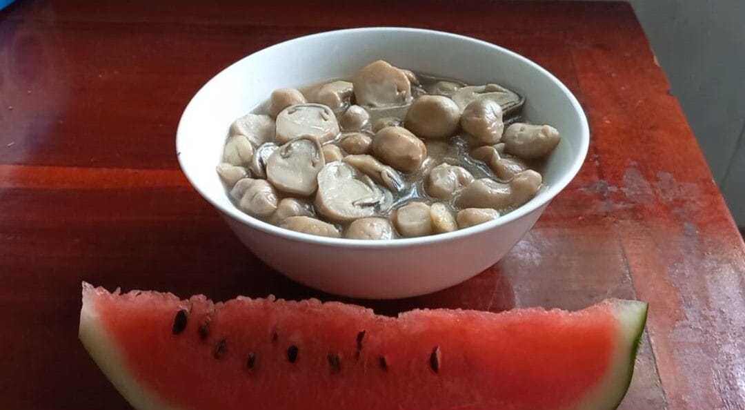 Nấm rơm luộc sả - ăn chay đúng cách