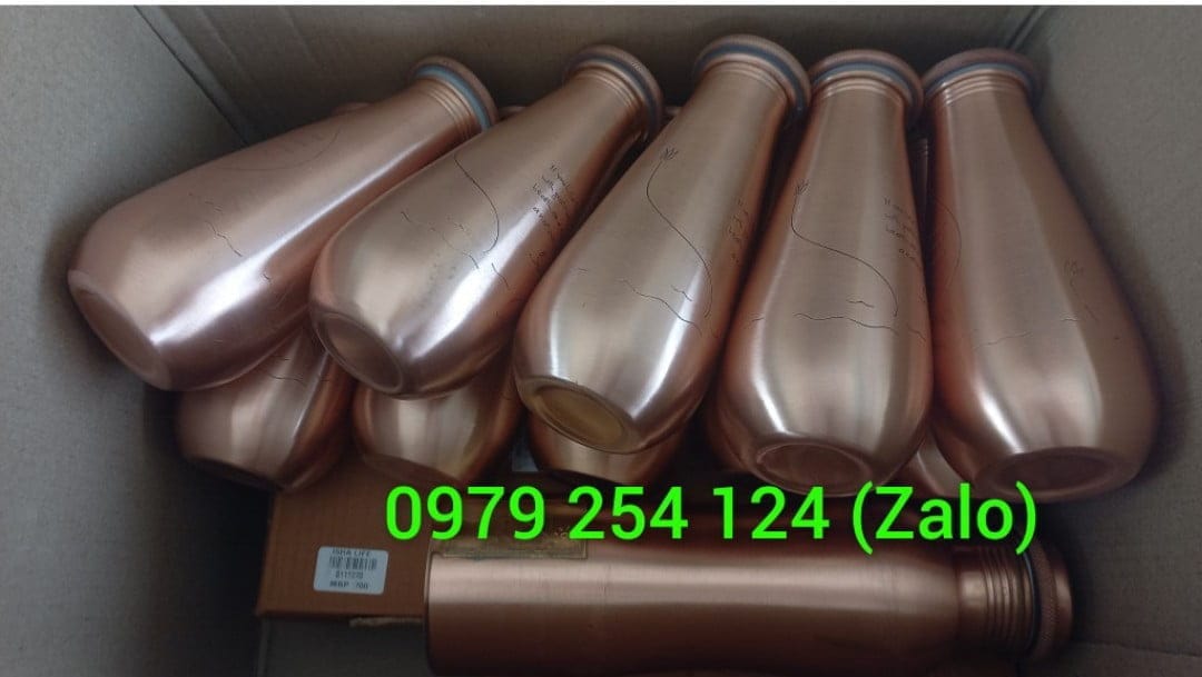 Bình đựng nước bằng đồng của Isha