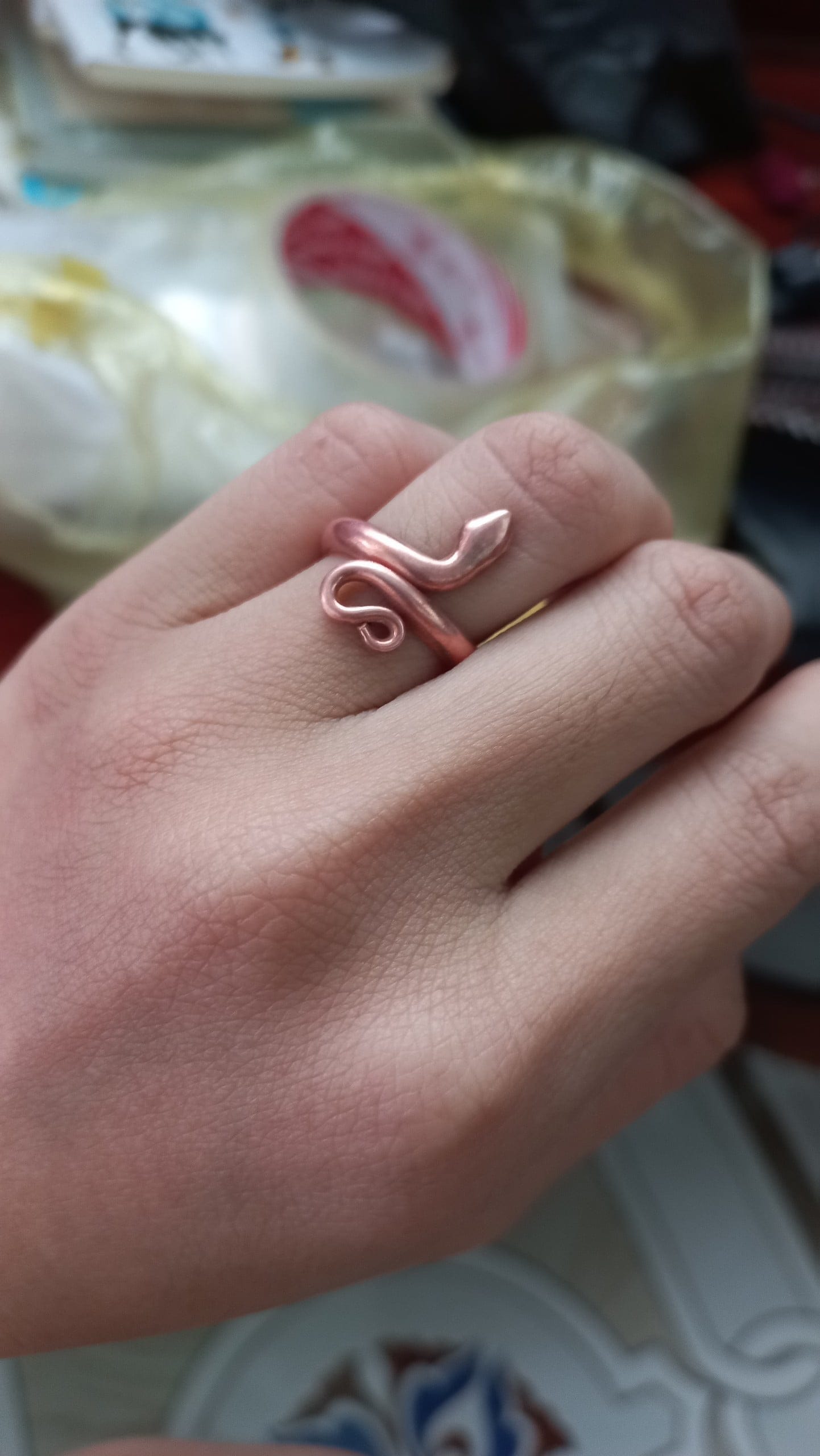 Nhẫn rắn bằng đồng của Isha